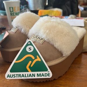 Ugg platform slipper slide